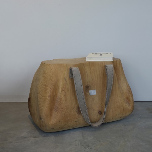 Hocker aus Zedernholz