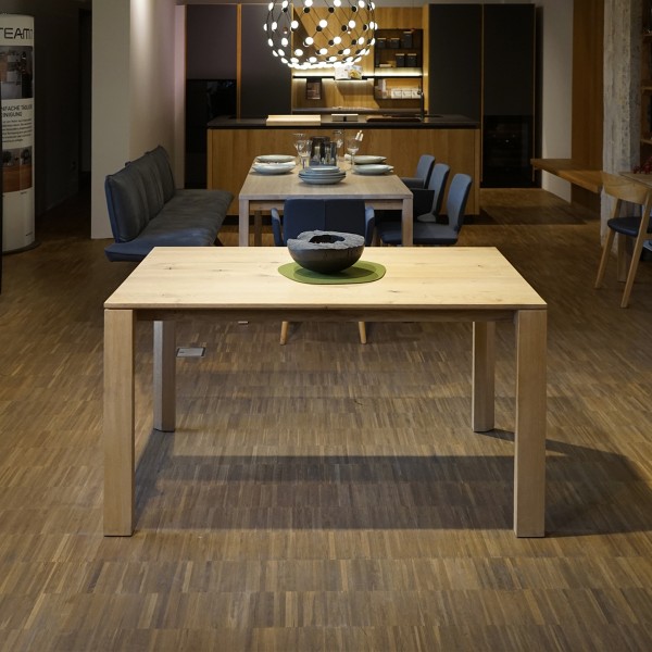 Massivholz Tisch "Jade" von Scholtissek